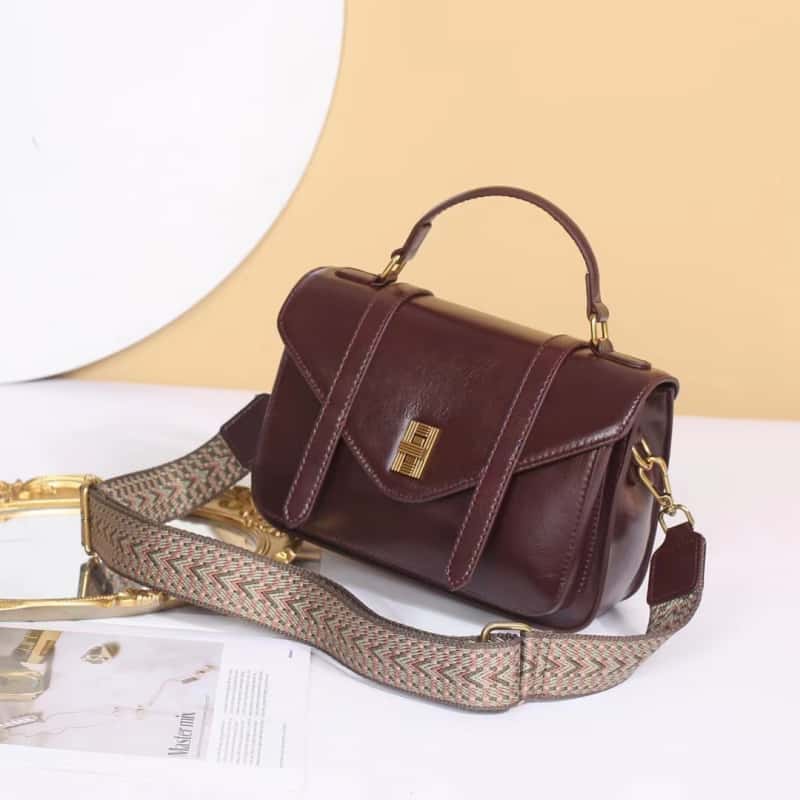 2025 New Plant-Tanned Women's Multi-Function Shoulder Messenger Bag