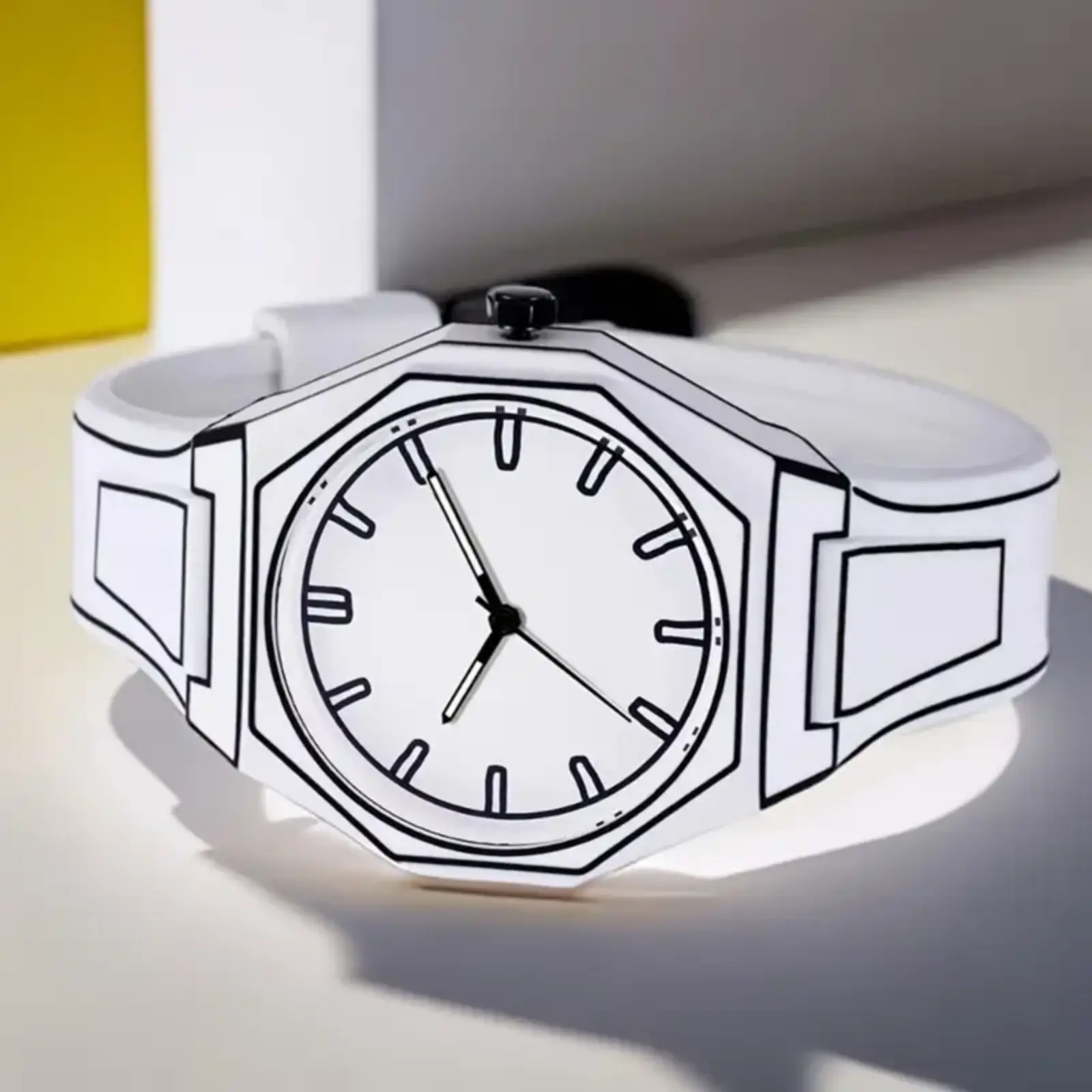 Fashionable luminous quartz watch